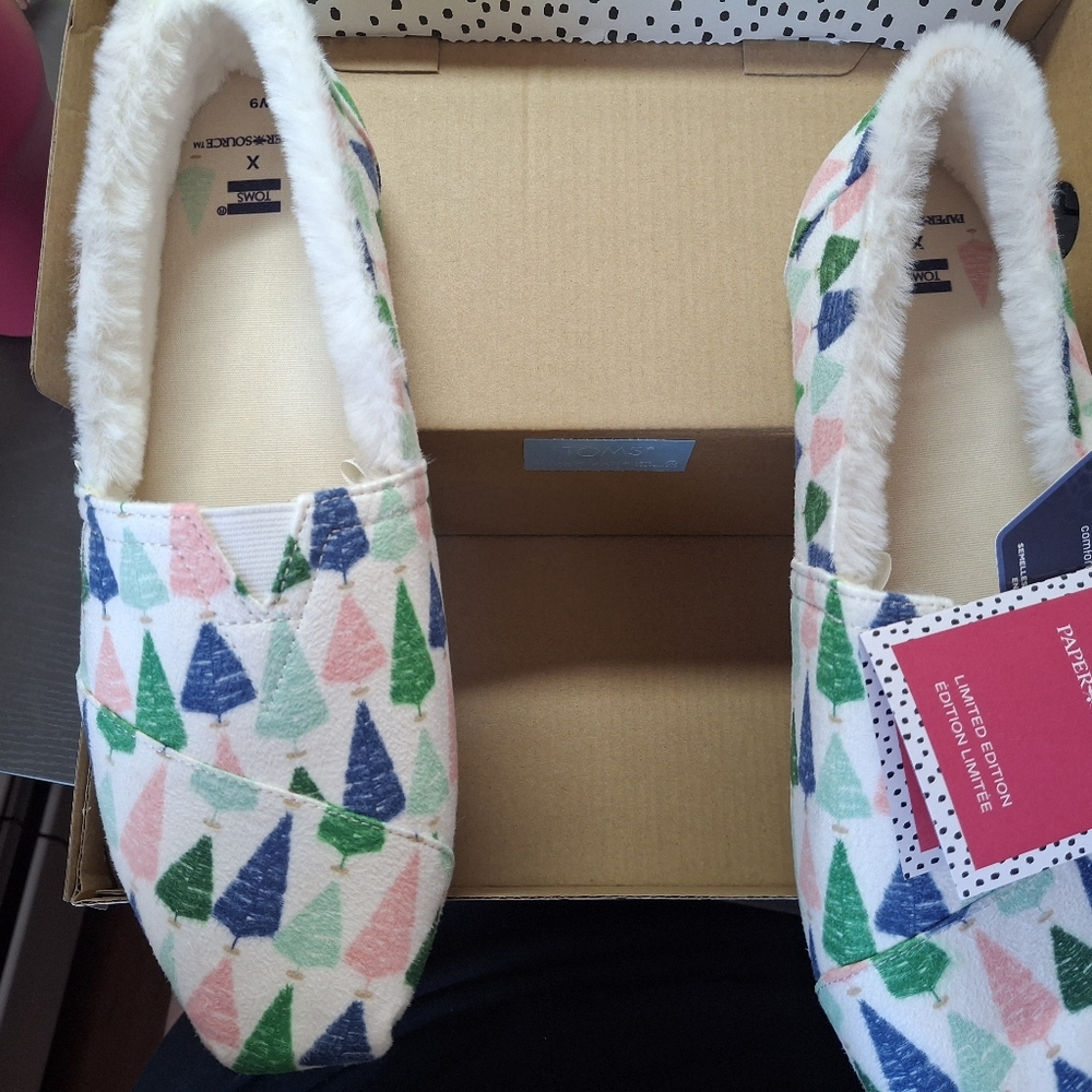 TOMS alpargatas bottle brush tree design